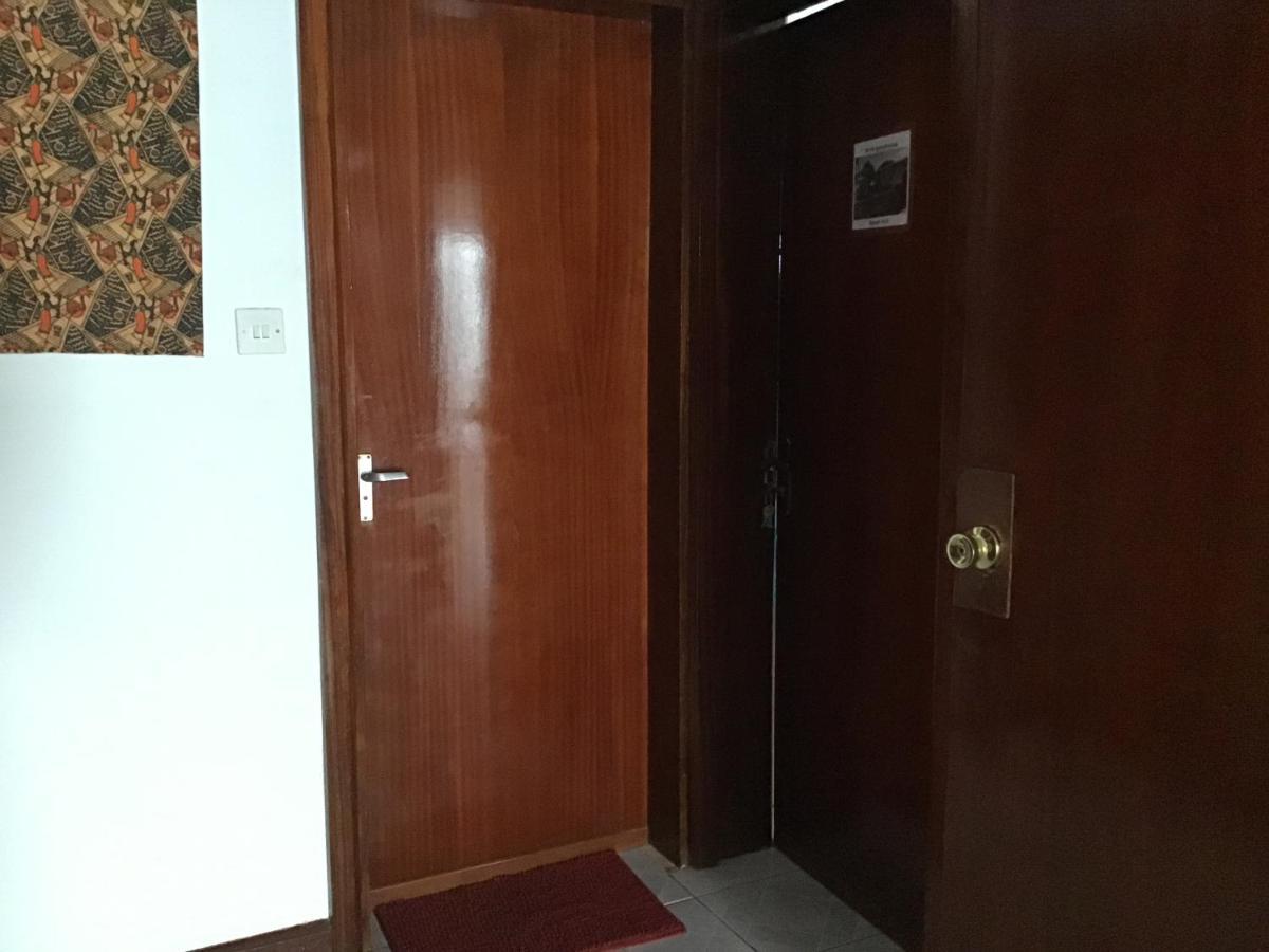 Anns Guesthouse Bakaugambia エクステリア 写真