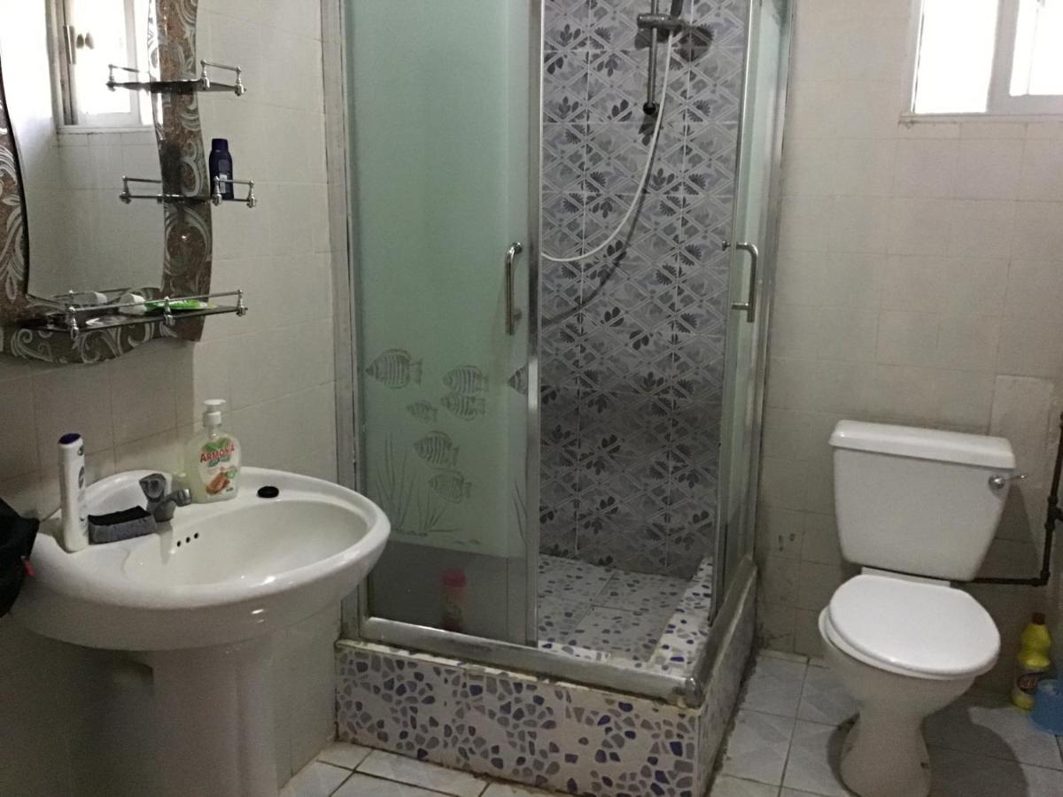 Anns Guesthouse Bakaugambia エクステリア 写真