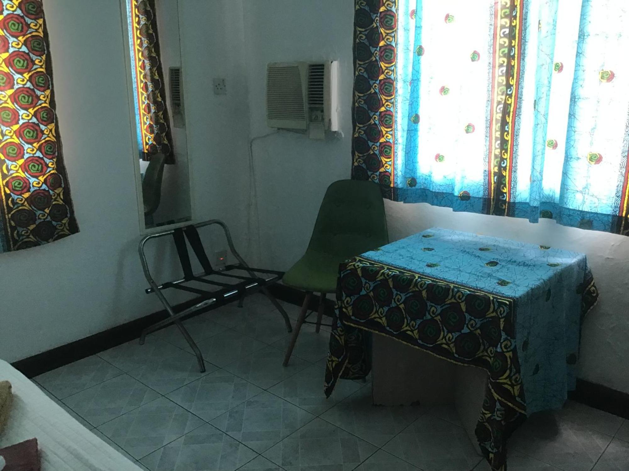Anns Guesthouse Bakaugambia エクステリア 写真