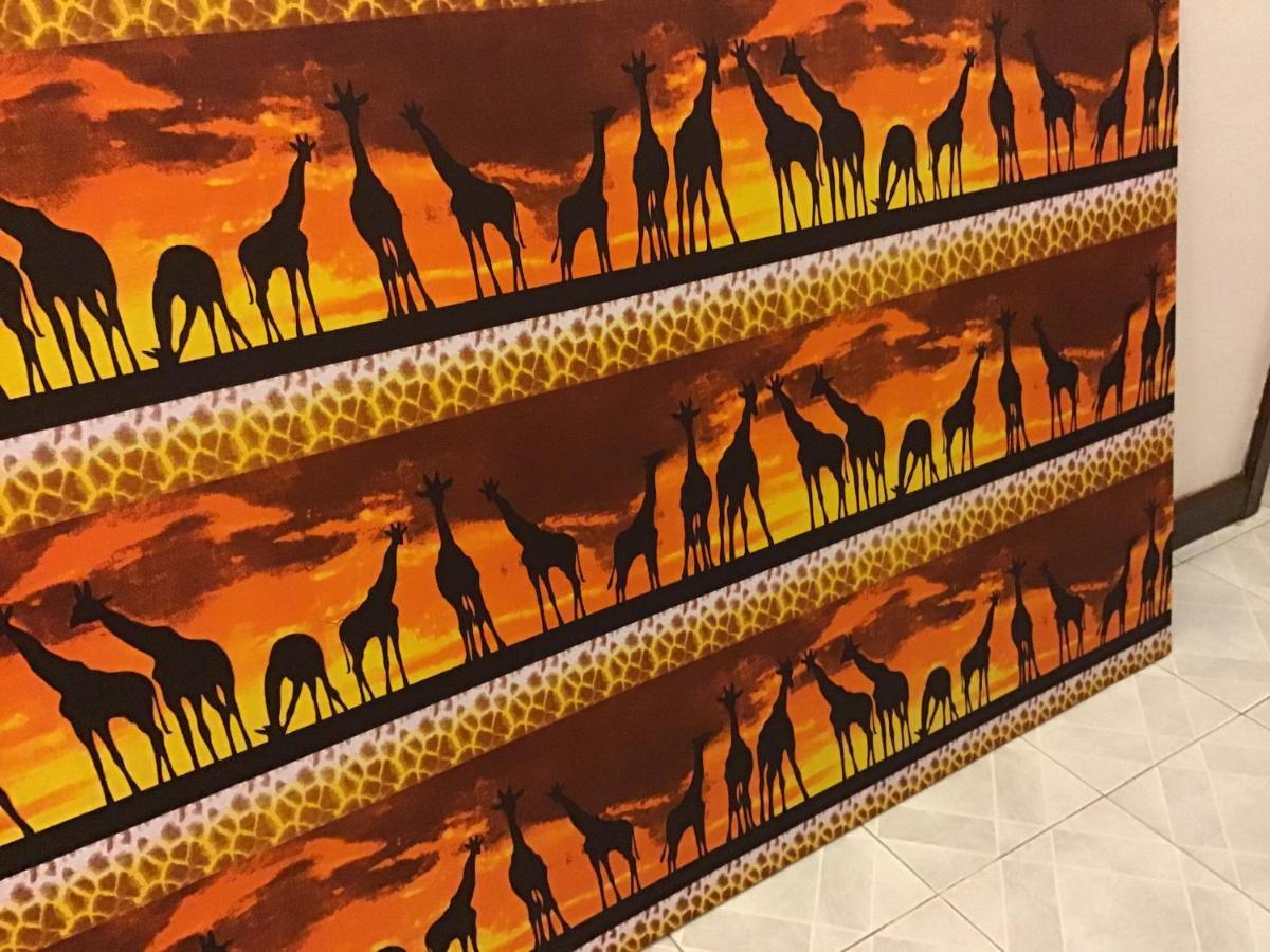 Anns Guesthouse Bakaugambia エクステリア 写真