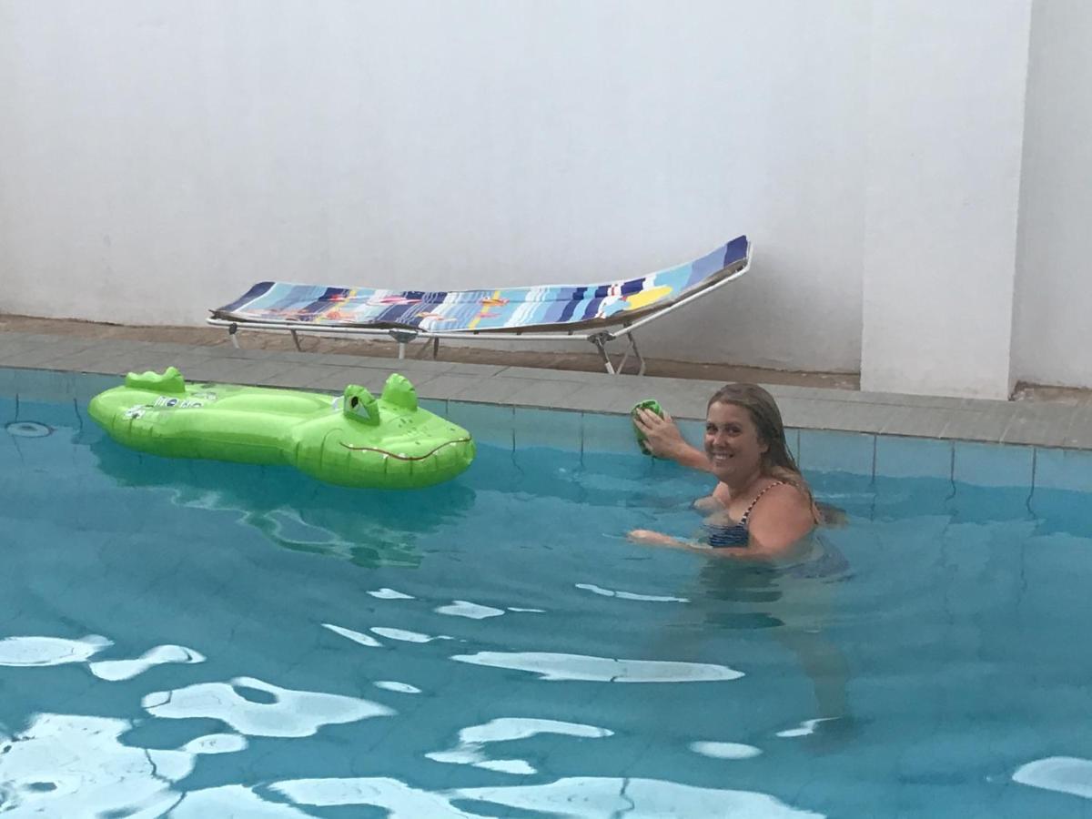 Anns Guesthouse Bakaugambia エクステリア 写真